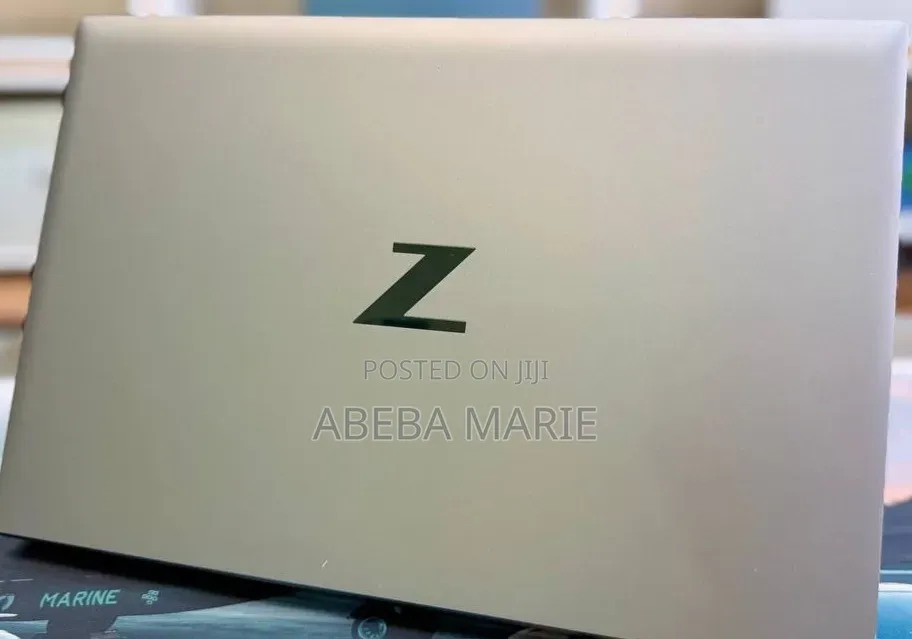 New Laptop HP ZBook Firefly G8 16GB Intel Core i7 SSD 512GB