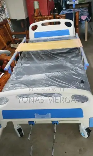 Hospital Bed for Homecare Patient故弩both Sides to Prevent Patient Falls