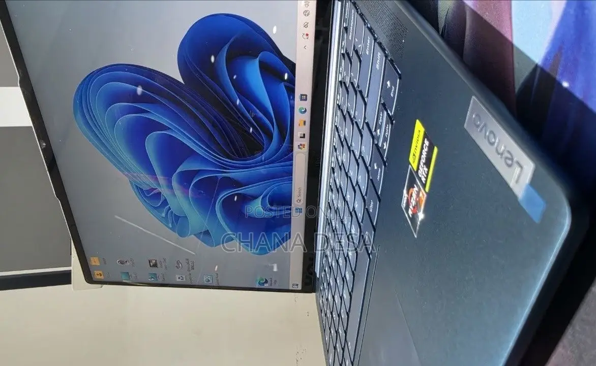 New Laptop Lenovo 16GB AMD Ryzen 7 SSD 512GB
