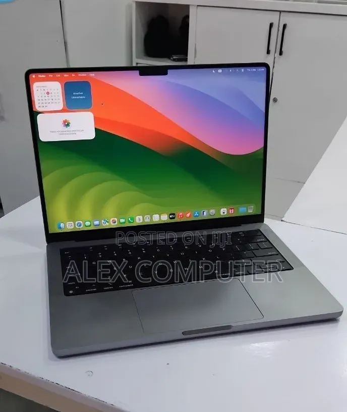 New Laptop Apple MacBook Pro 2021 M1 32GB Apple M1 Pro SSD 512GB