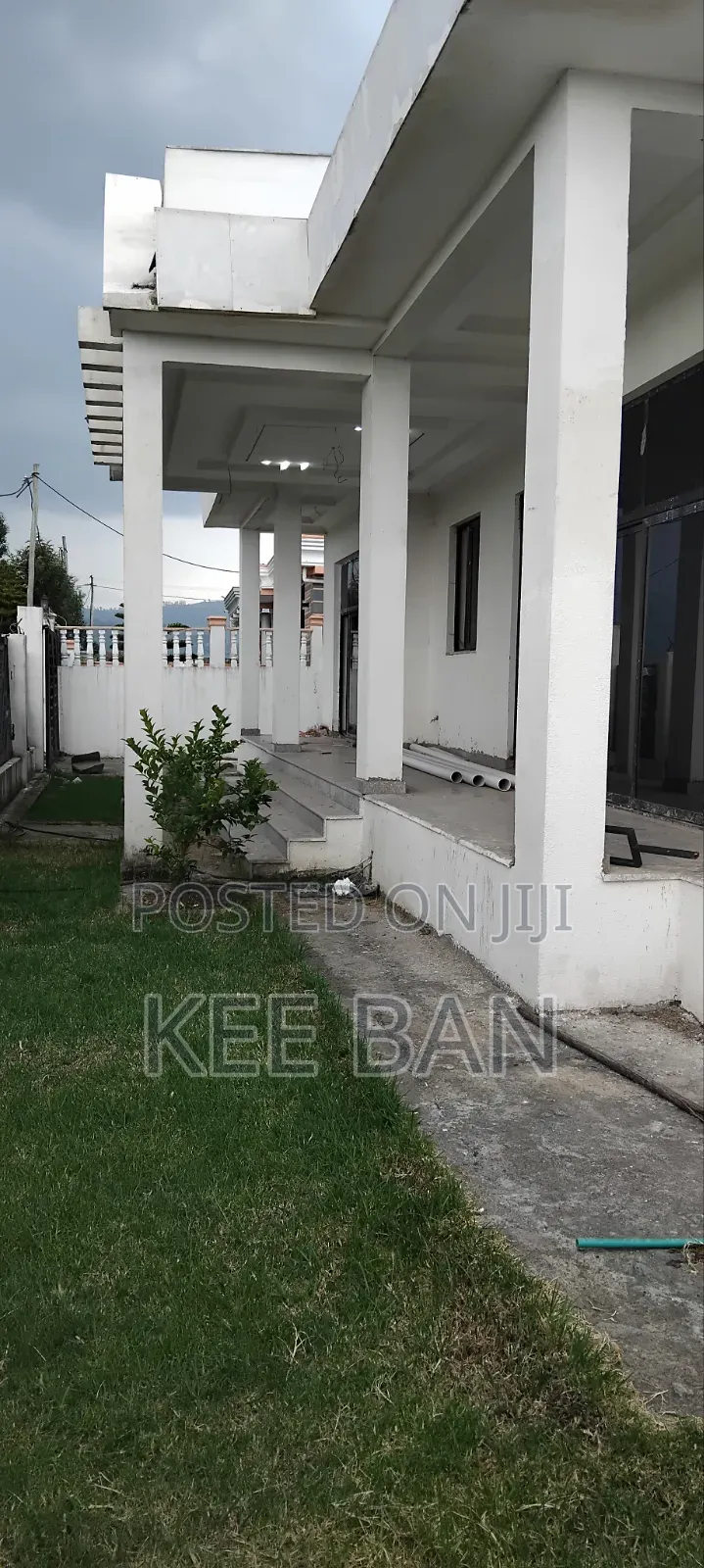 Furnished 8bdrm Villa in Ropack Realestate, Oromia-Finfinne for sale