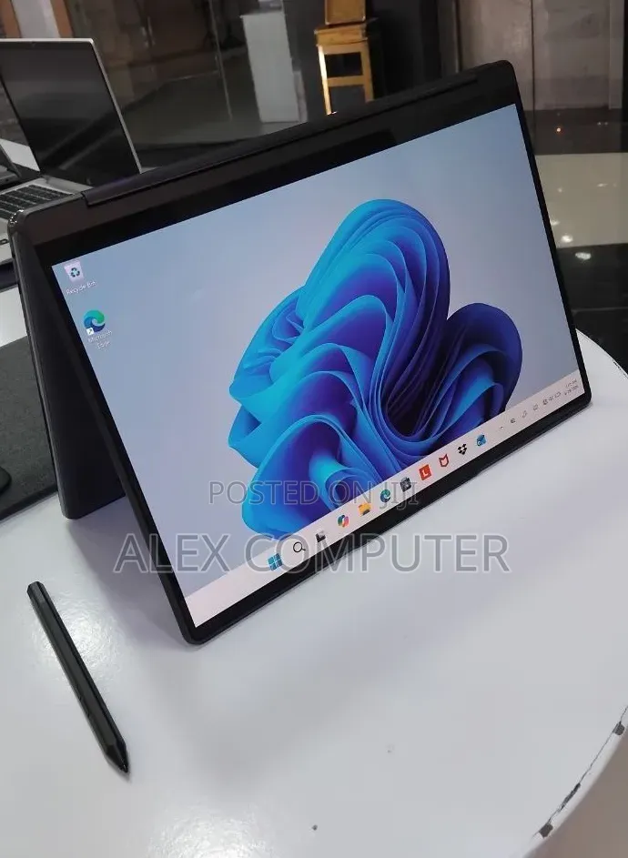 New Laptop Lenovo Yoga 9i 16GB Intel Core i7 SSD 512GB