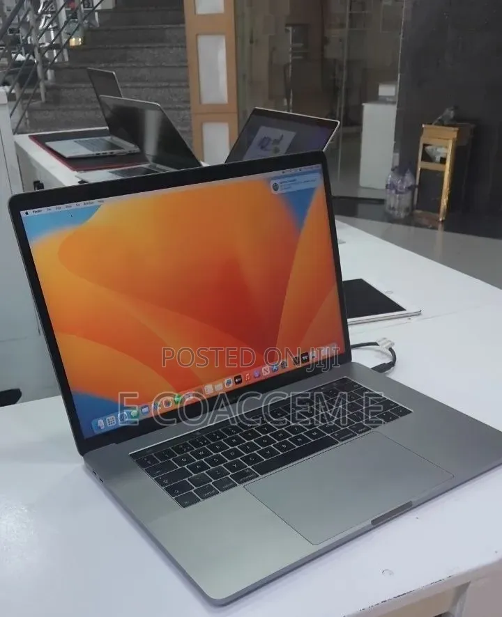 New Laptop Apple MacBook 16GB Intel Core i7 SSD 512GB