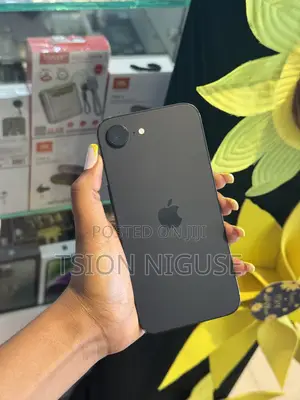 Apple iPhone 16e 128 GB Black