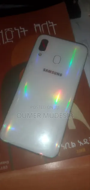 Samsung Galaxy A40 64 GB White
