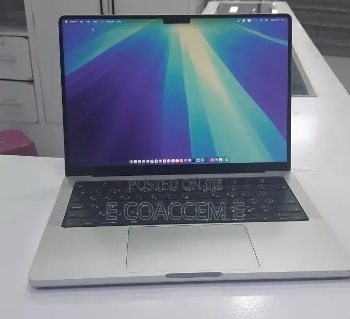 New Laptop Apple MacBook 16GB SSD 512GB