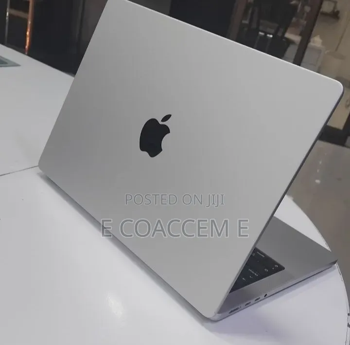 New Laptop Apple MacBook 16GB SSD 512GB