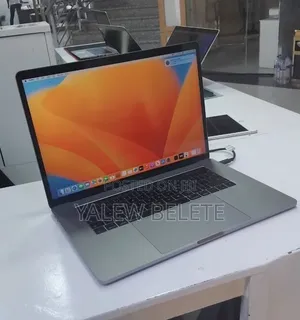 New Laptop Apple MacBook Pro 2017 16GB Intel Core i7 SSD 512GB