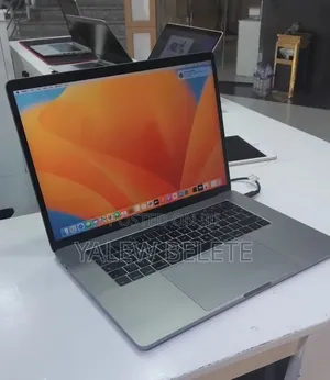 New Laptop Apple MacBook Pro 2017 16GB Intel Core i7 SSD 512GB