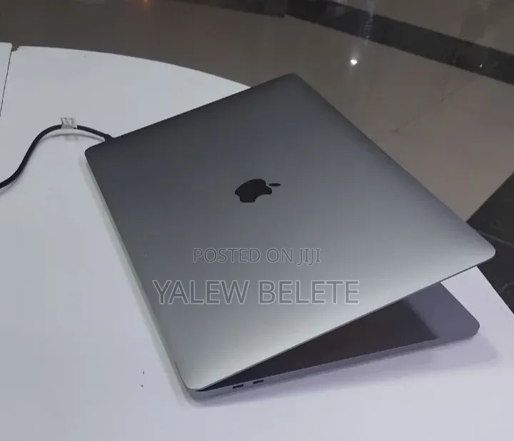 New Laptop Apple MacBook Pro 2017 16GB Intel Core i7 SSD 512GB