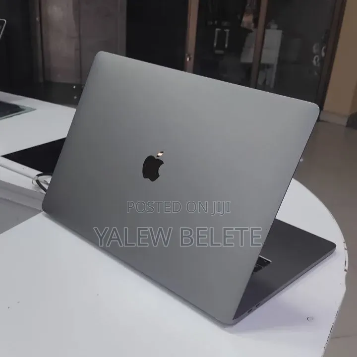 New Laptop Apple MacBook Pro 2017 16GB Intel Core i7 SSD 512GB