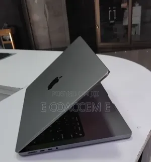New Laptop Apple MacBook 32GB SSD 512GB