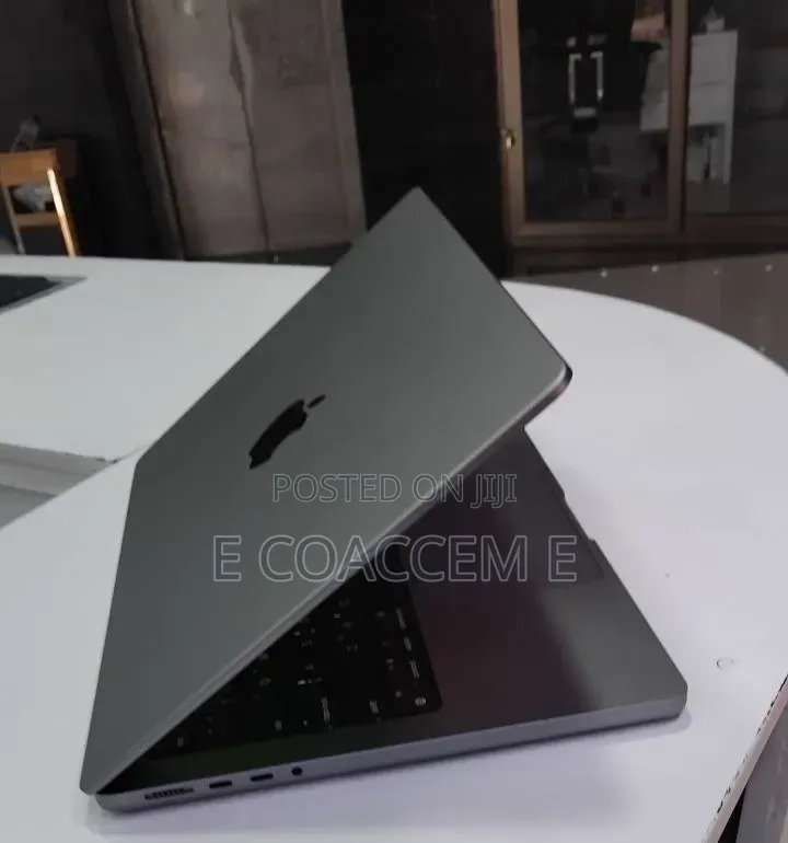 New Laptop Apple MacBook 32GB SSD 512GB