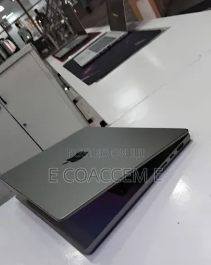 New Laptop Apple MacBook 32GB SSD 512GB