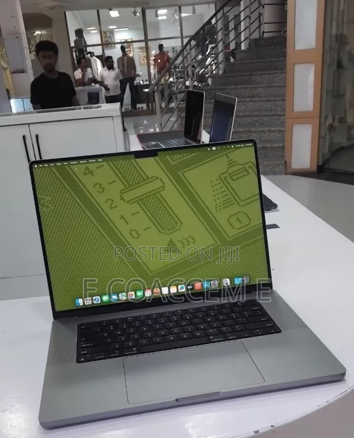 New Laptop Apple MacBook 32GB SSD 1T