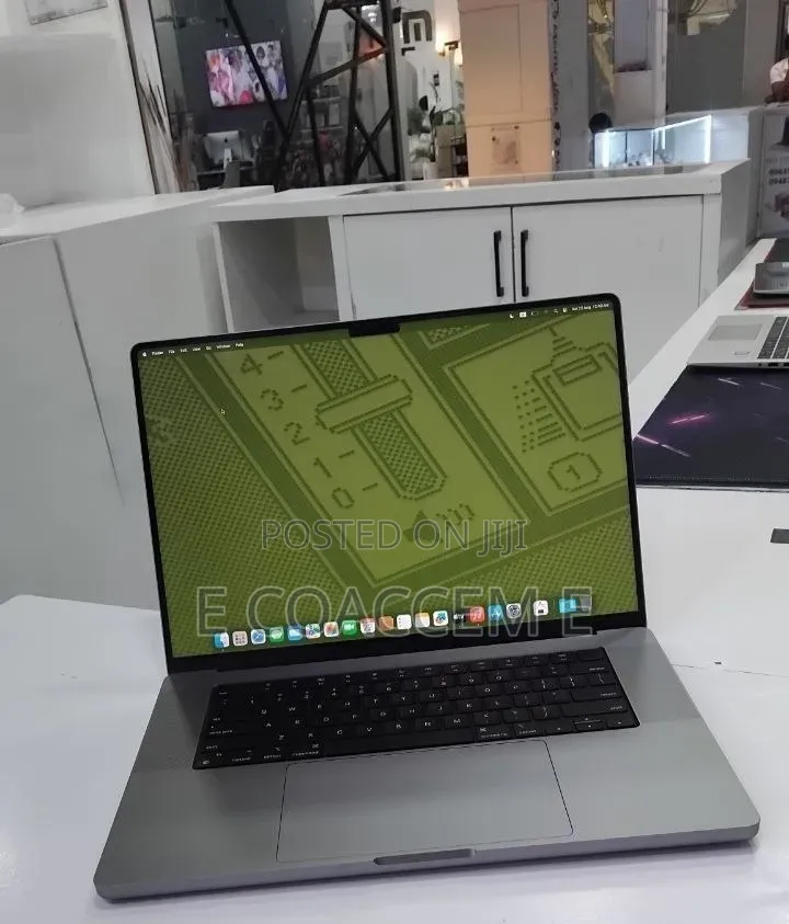 New Laptop Apple MacBook 32GB SSD 1T