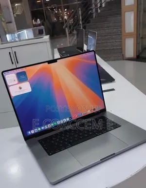 New Laptop Apple MacBook 64GB SSD 1T