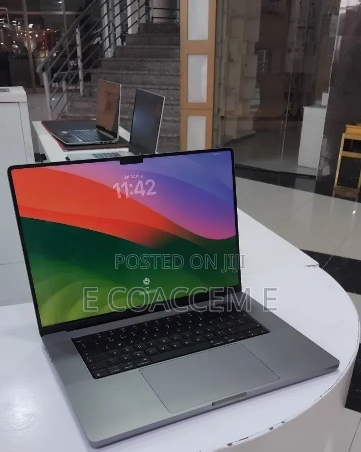 New Laptop Apple MacBook 64GB SSD 1T