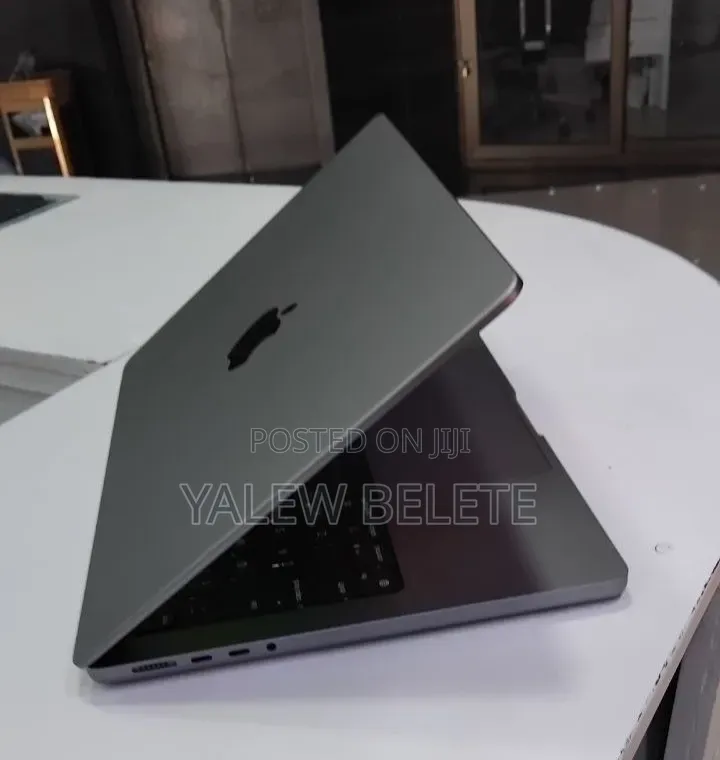 New Laptop Apple MacBook Pro 2021 M1 32GB Apple M1 Pro SSD 512GB