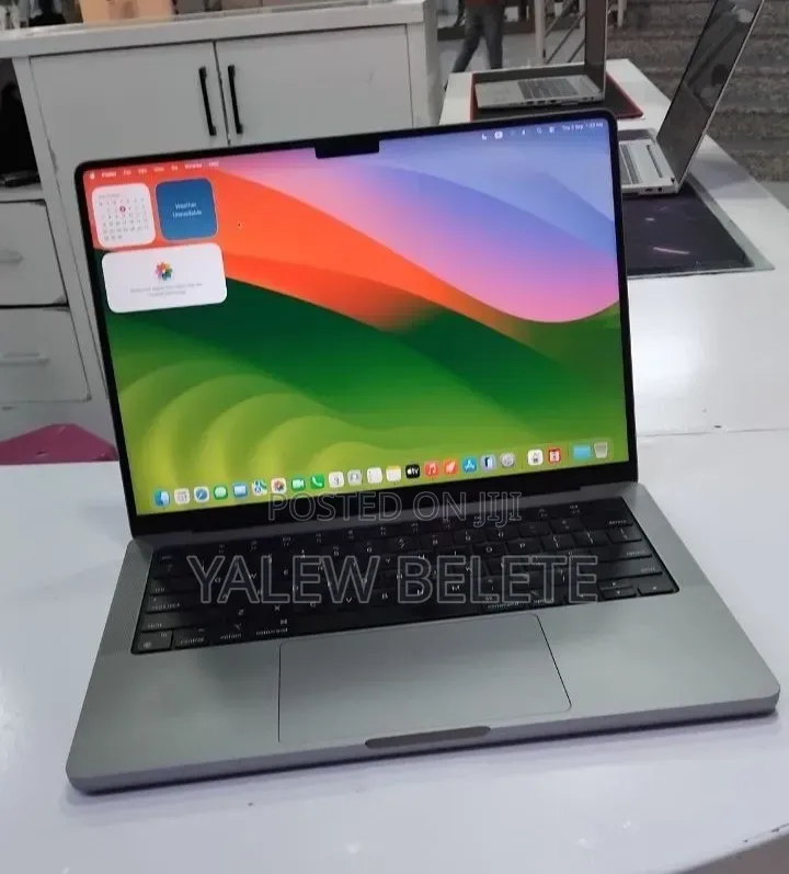 New Laptop Apple MacBook Pro 2021 M1 32GB Apple M1 Pro SSD 512GB