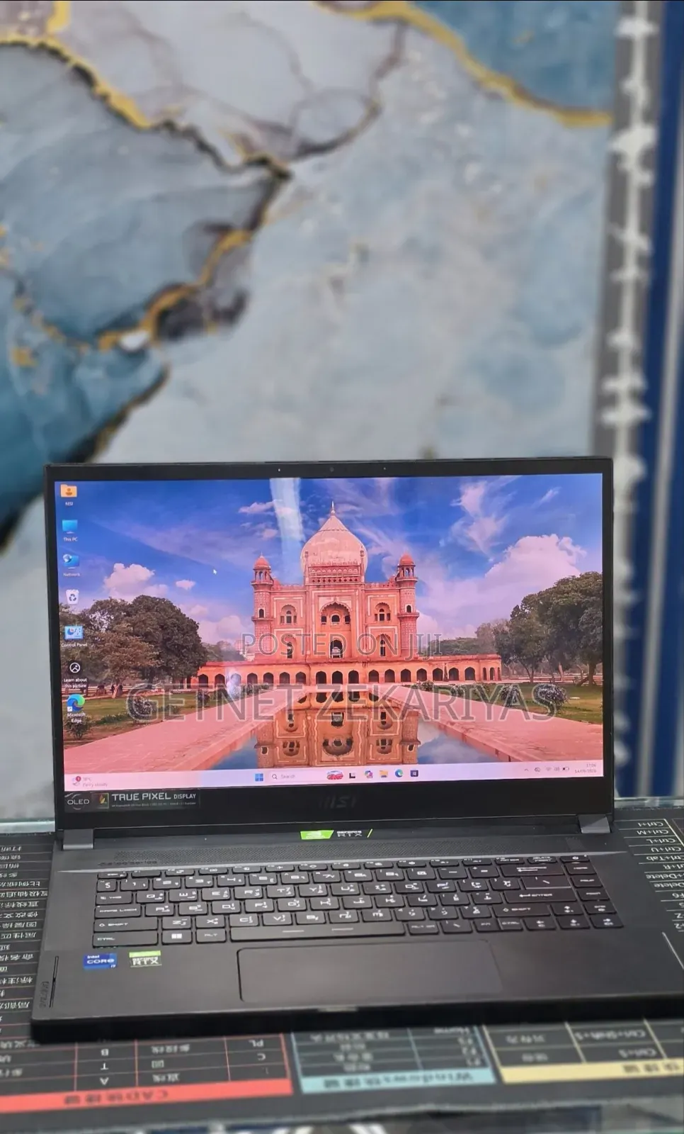 New Laptop MSI Creator 17 B11UE-224 32GB Intel Core i7 SSD 1T