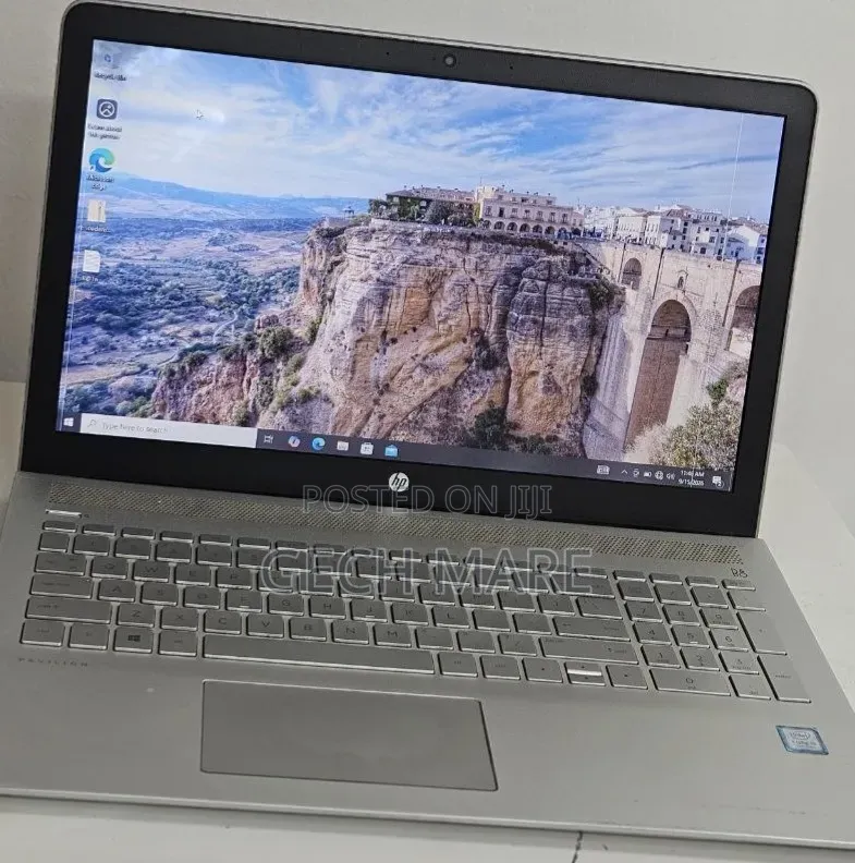 New Laptop HP Pavilion 15 8GB Intel Core i5 SSD 1T