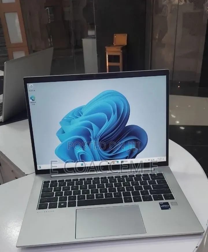New Laptop HP EliteBook 840 G10 16GB Intel Core i7 SSD 512GB