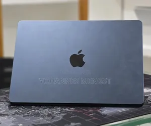 New Laptop Apple MacBook Air 2022 M2 16GB Apple M2 SSD 256GB