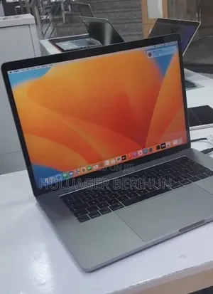 New Laptop Apple MacBook Pro 2017 16GB Intel Core i7 SSD 512GB