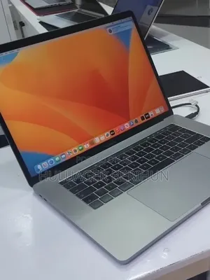 New Laptop Apple MacBook Pro 2017 16GB Intel Core i7 SSD 512GB