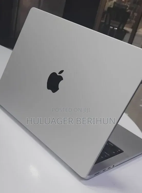 New Laptop Apple MacBook Pro 2024 M4 Pro 16GB Apple M4 Pro SSD 512GB
