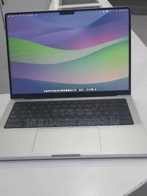 New Laptop Apple MacBook Pro 2024 M4 Pro 16GB Apple M4 Pro SSD 512GB