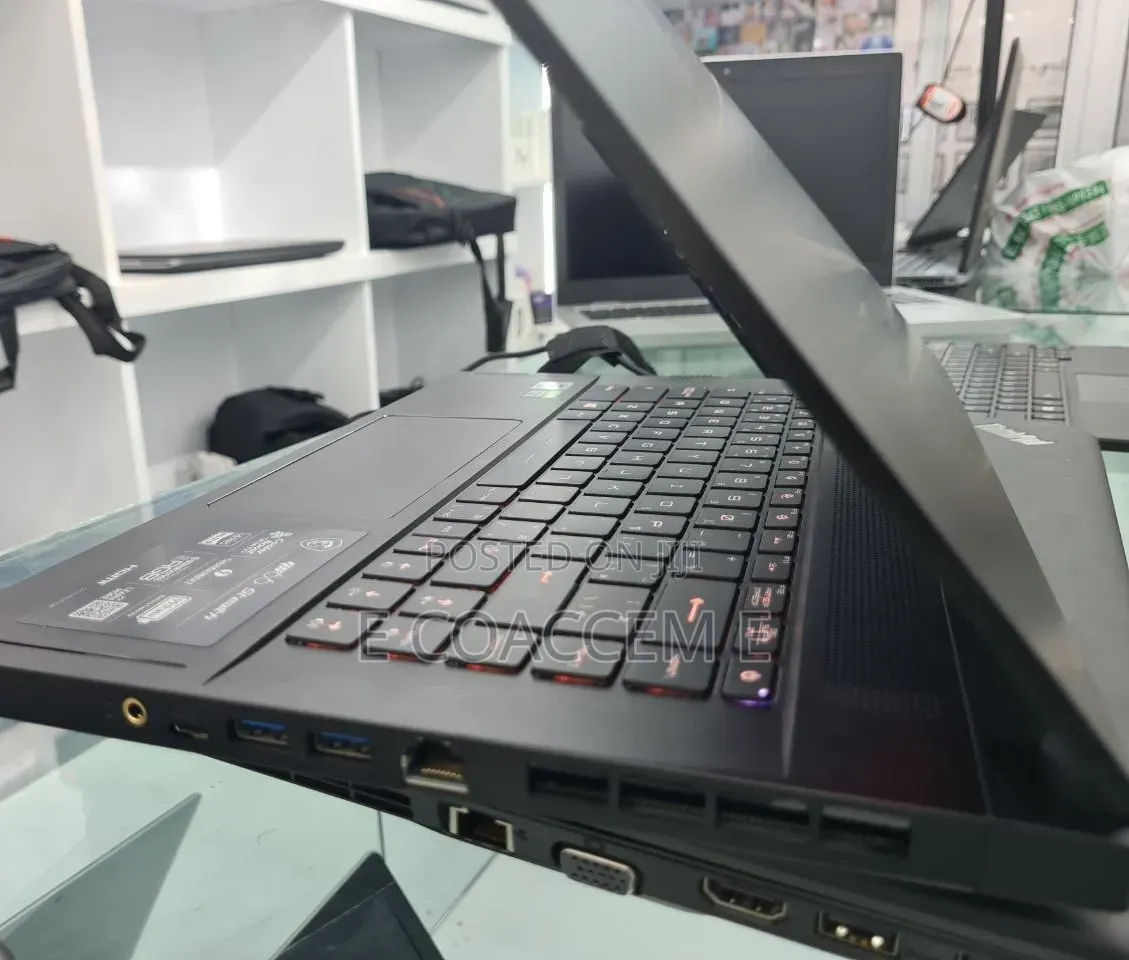 New Laptop MSI 16GB Intel Core i7 SSD 512GB