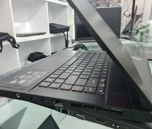 New Laptop MSI 16GB Intel Core i7 SSD 512GB