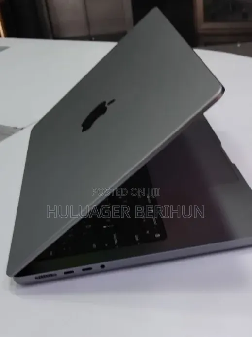 New Laptop Apple MacBook Pro 2021 M1 32GB Apple M1 SSD 512GB