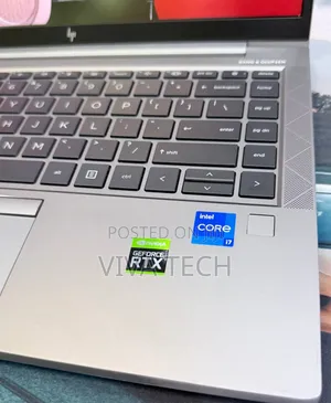 New Laptop HP ZBook Firefly G8 16GB Intel Core i7 SSD 512GB