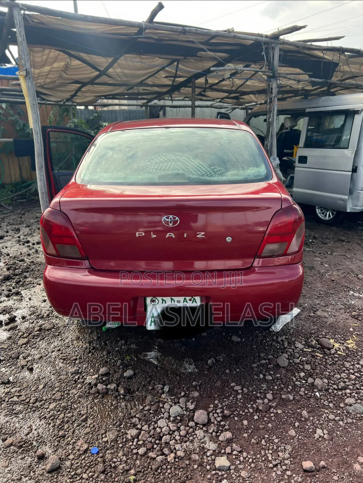 Toyota Platz 2001 Red