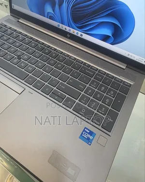 New Laptop HP ZBook Firefly G8 16GB Intel Core i7 SSD 512GB