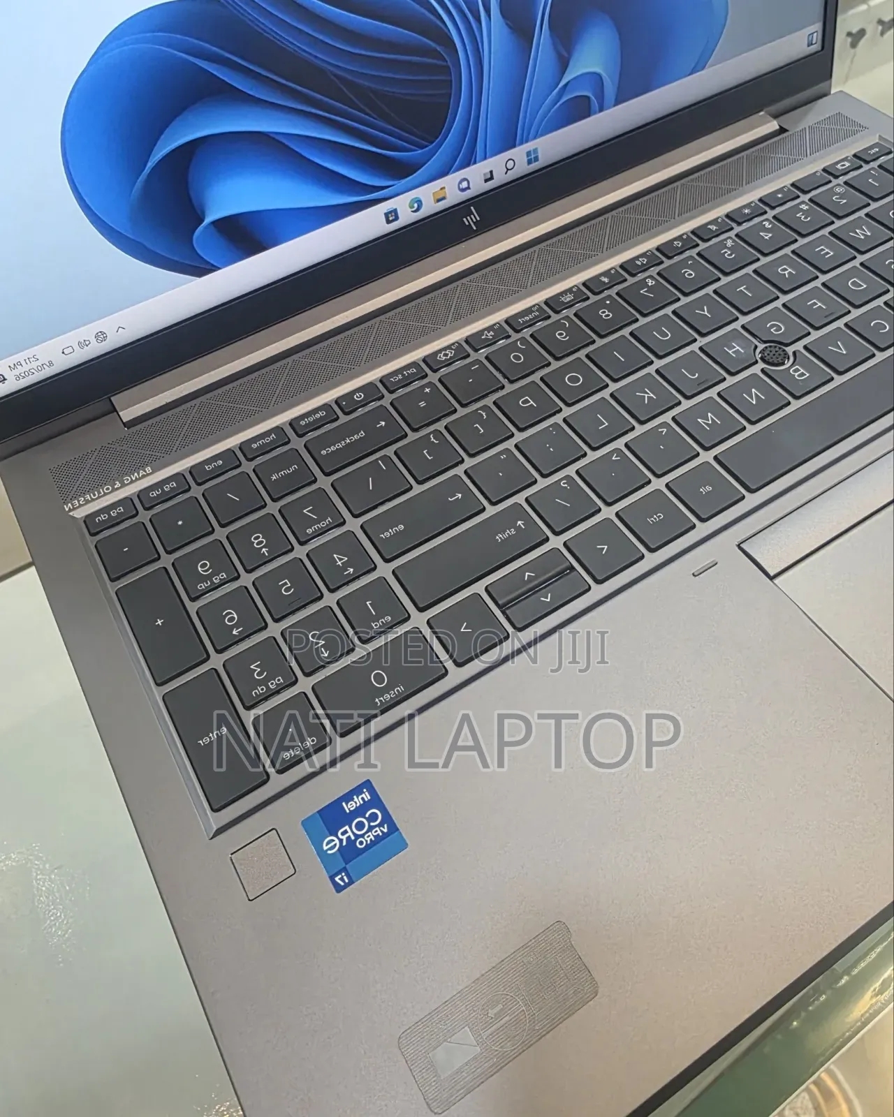 New Laptop HP ZBook Firefly G8 16GB Intel Core i7 SSD 512GB