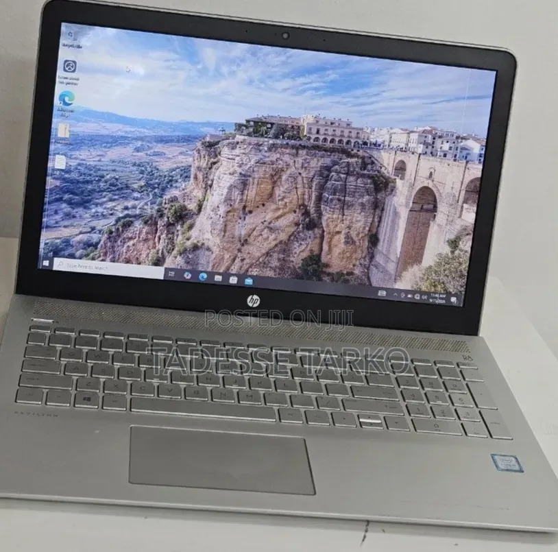 New Laptop HP Pavilion 15 8GB Intel Core i5 HDD 1T
