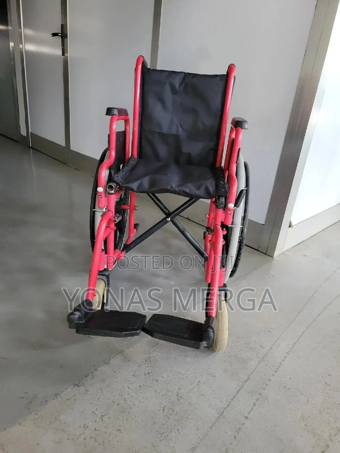 Folding Wheelchair虢虢needs of Patients and Healthcare Facilities Alik