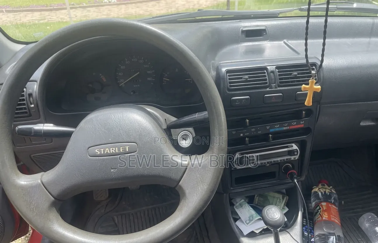 Toyota Starlet 1992 Red