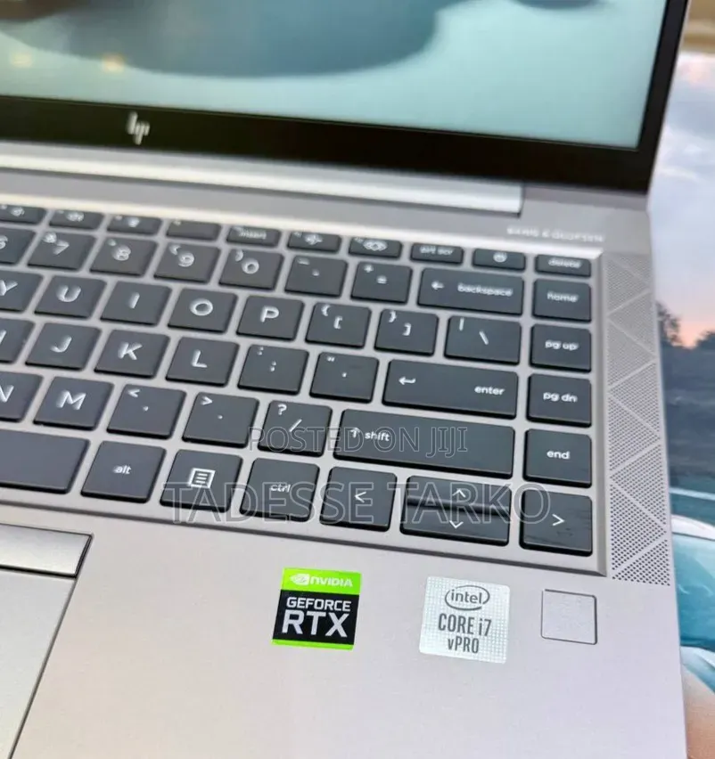 New Laptop HP ZBook Firefly G8 16GB Intel Core i7 SSD 512GB