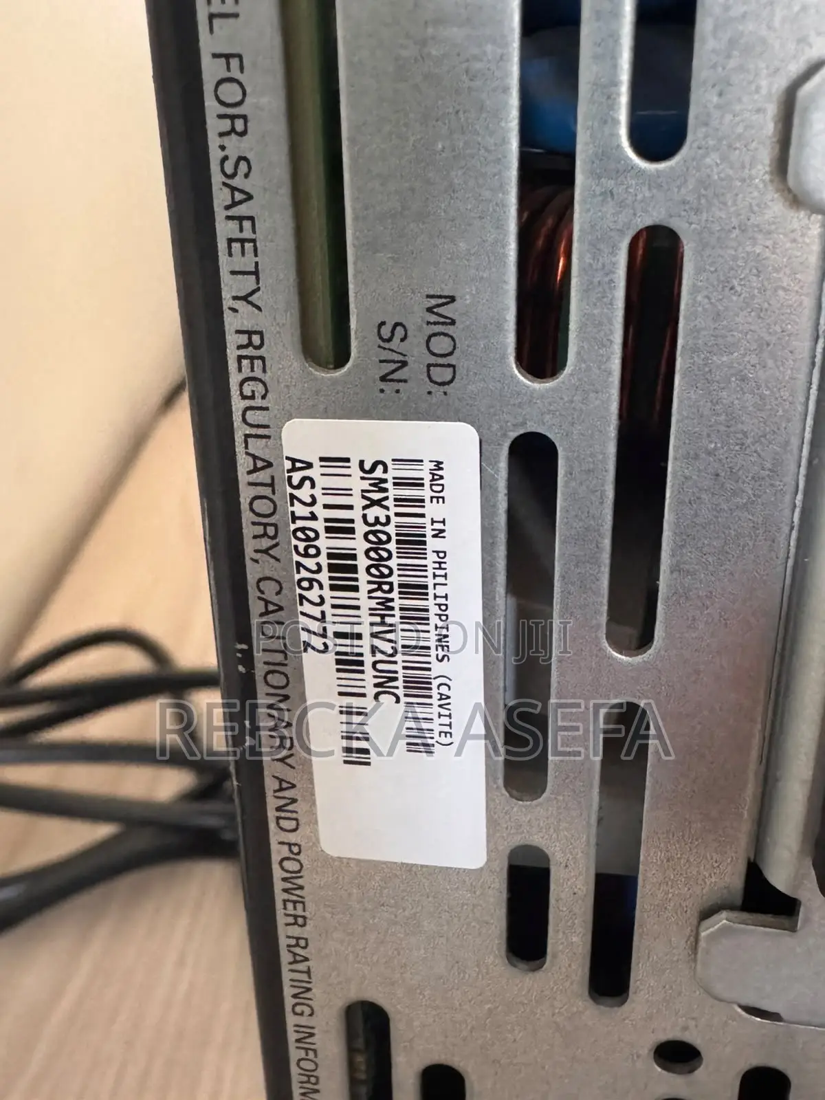 APC Smart-Ups, 3000va-2700w