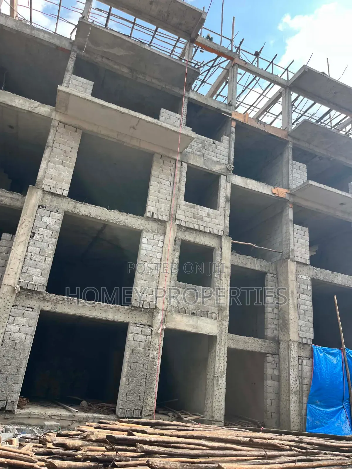 ባለ 3መኝታ G+4 ኮንፓውንድ ግቢ 3bdrm Apartment in Kangaroo, Bole for Sale