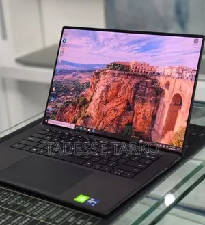 New Laptop Dell Precision 5560 16GB Intel Core i9 SSD 512GB