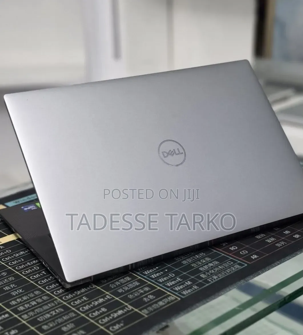 New Laptop Dell Precision 5560 16GB Intel Core i9 SSD 512GB