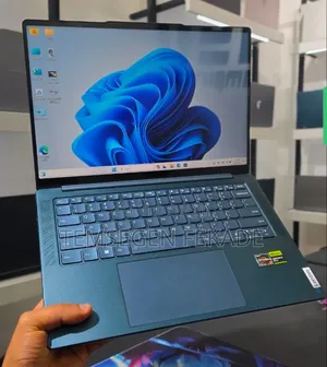 New Laptop Lenovo Yoga 700 16GB AMD Ryzen 7 SSD 512GB