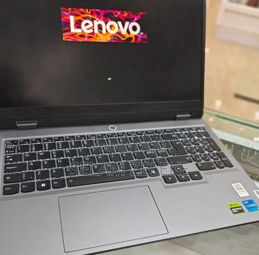 New Laptop Lenovo 16GB Intel Core i5 SSD 512GB