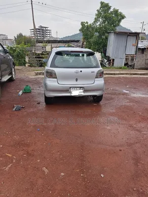 Toyota Vitz 2001 Silver